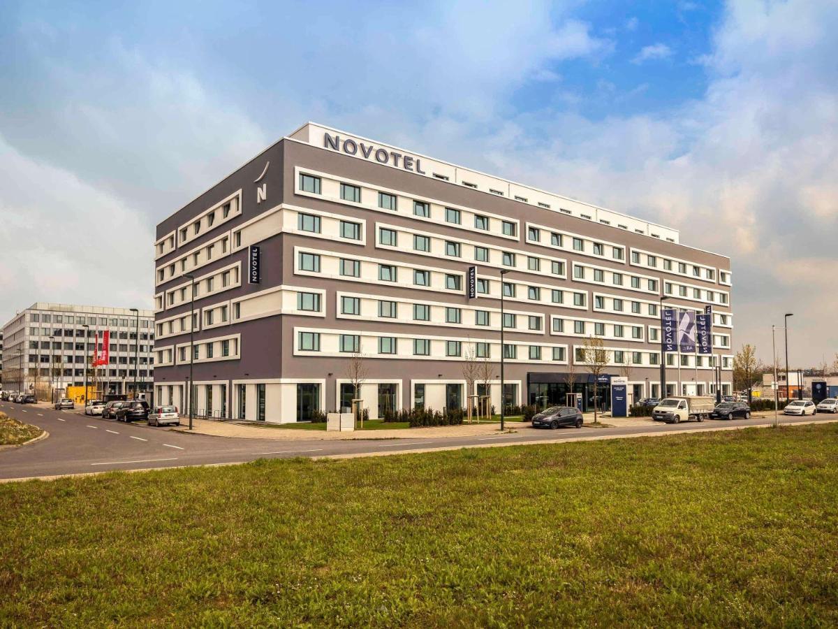 Novotel Airport 4*