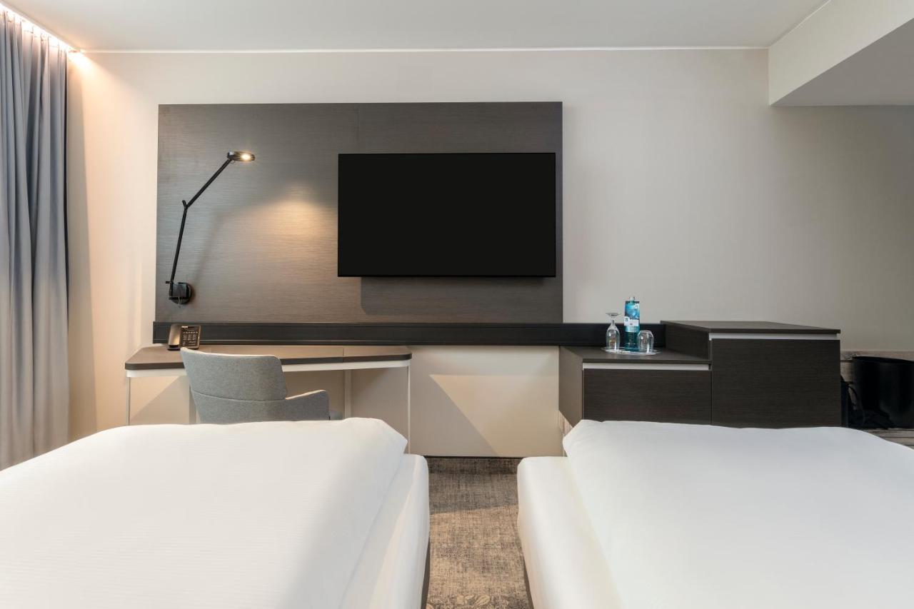 Novotel Airport 4*