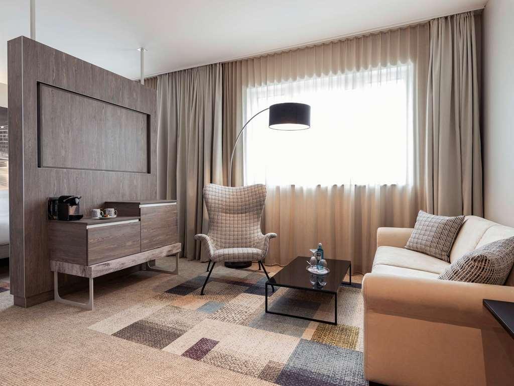 Novotel Airport Hotel 4*