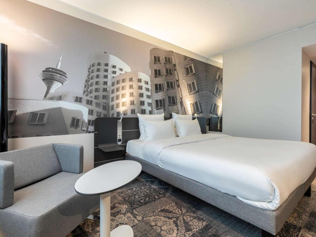 Novotel Airport 4*
